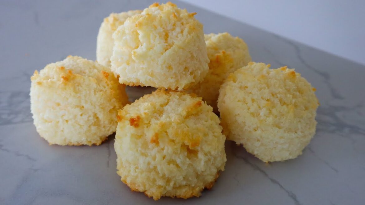 4 Ingredient Coconut Macaroons Recipe | Easy No Flour Coconut Cookies 4 Ingredient Coconut Macaroons Recipe | Easy No Flour Coconut Cookies