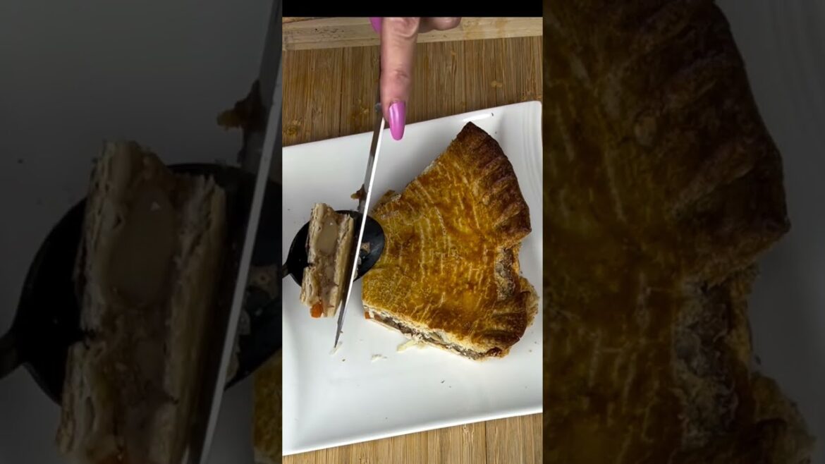 Delicious Dinty Moore Easy Beef Pot Pie! #yummy #delicious Delicious Dinty Moore Easy Beef Pot Pie! #yummy #delicious