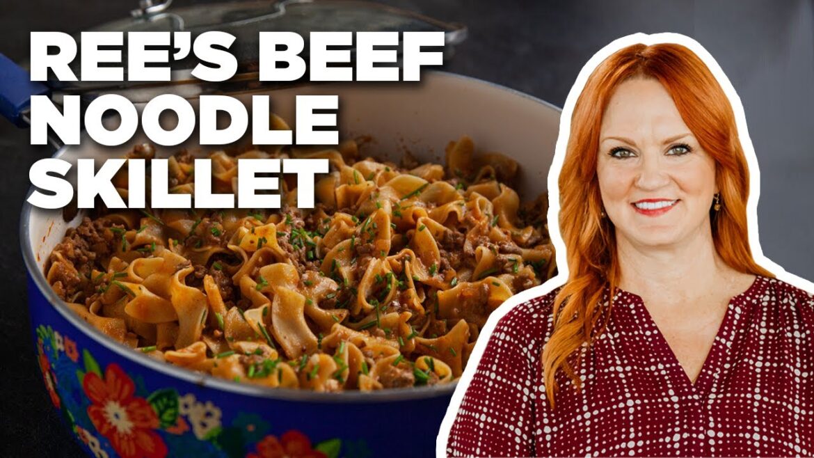 Ree's Drummond Makes a Beef Noodle Skillet | The Pioneer Woman | Food Network