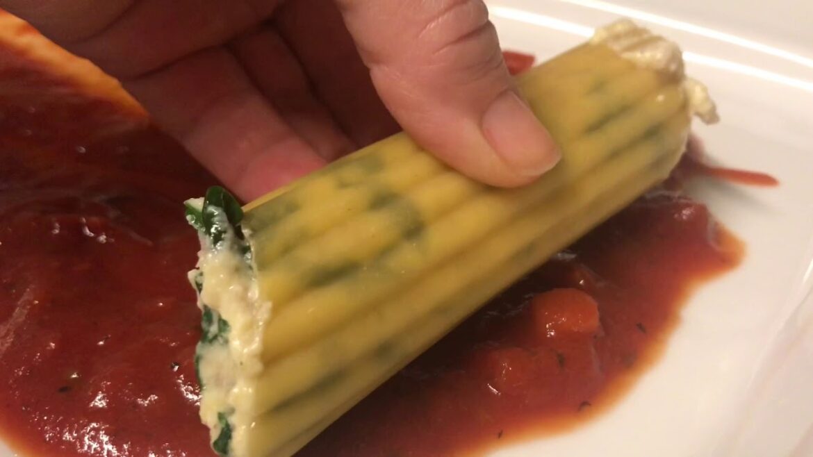 MANICOTTI STUFFED WITH SAUSAGE AND SPINACH MANICOTTI STUFFED WITH SAUSAGE AND SPINACH