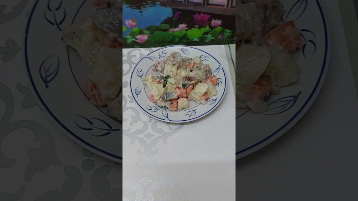 Израильский салат из селёдки