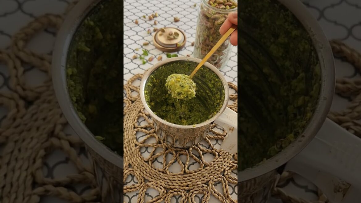 Farm-to-Table Basil Pesto #ytshorts #shorts #basil #harvest #summer #garden #homegarden #kitchen Farm-to-Table Basil Pesto #ytshorts #shorts #basil #harvest #summer #garden #homegarden #kitchen