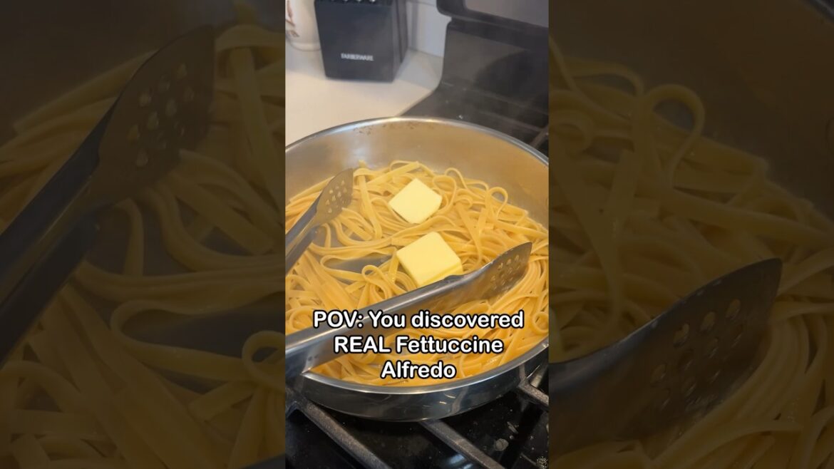 AUTHENTIC Fettuccine Alfredo