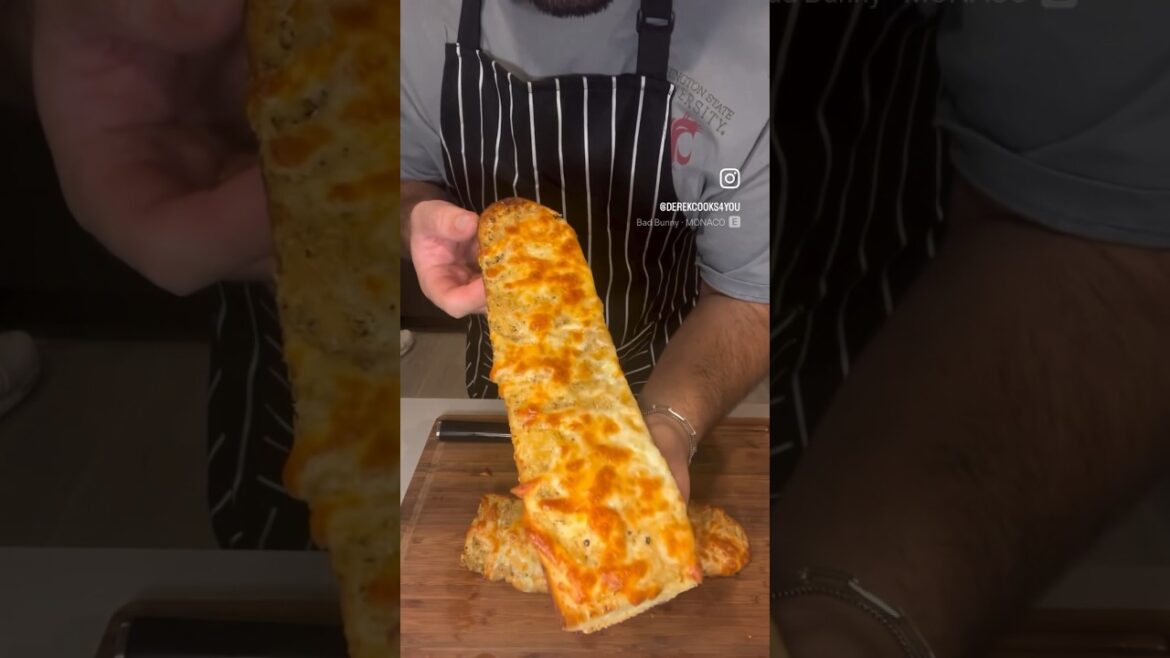 Cheesy Roasted Garlic Bread