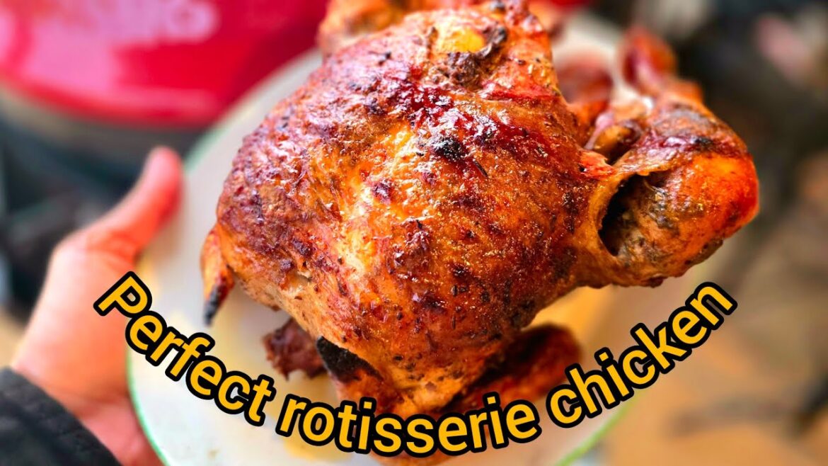 Juicy, tender rotisserie chicken on the Kamado Joe grill | Pui la rotisor pe carbuni
