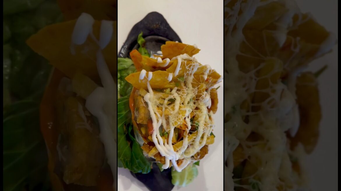 Cheesy Mexican Sizzler | Vegetarian Mexican Sizzler | Spicy Mexican Sizzler | Bites Glow #foodshorts Cheesy Mexican Sizzler | Vegetarian Mexican Sizzler | Spicy Mexican Sizzler | Bites Glow #foodshorts