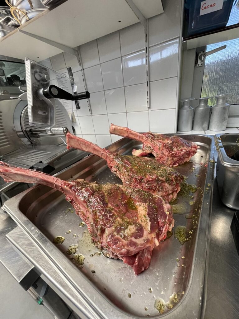 New toy, 21 inch smoker.