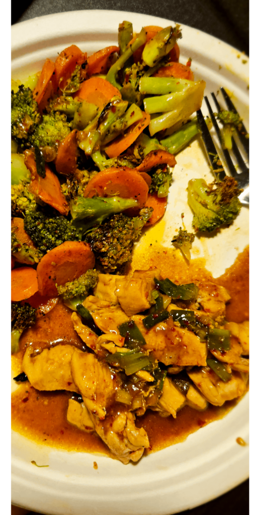 [Homemade] Pan-seared sweet soy glazed chicken with roasted carrots, and broccoli :3