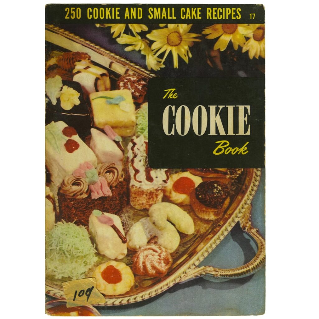 The Cookie Book 250 Cookie And Small Cake Recipes 17 1952