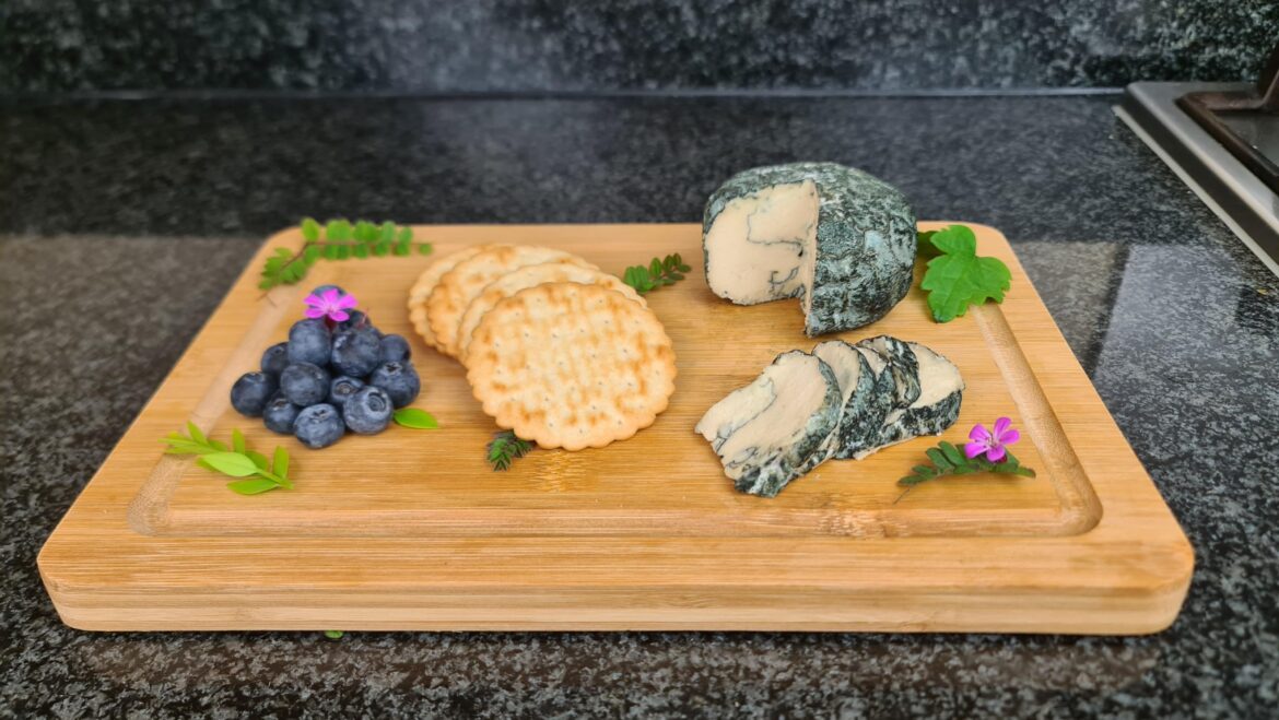 Wanna see how I made this AMAZING Vegan Blue Cheese?!?!?!?