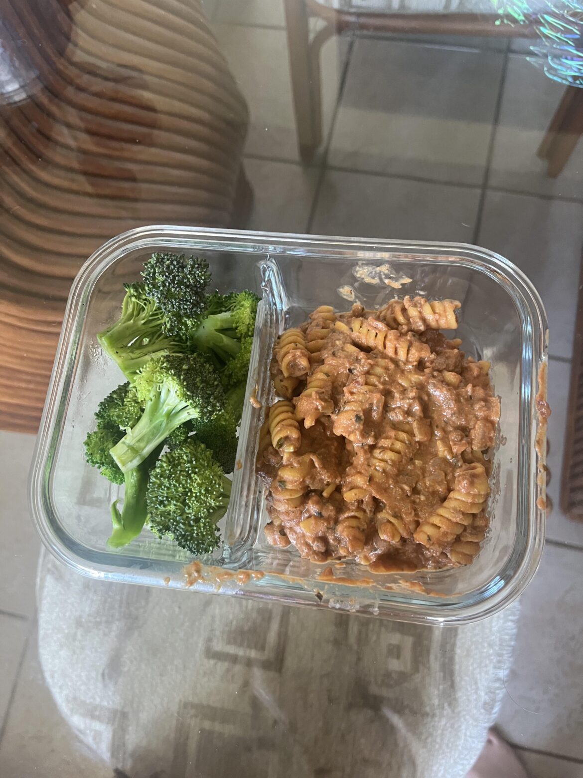 Meal prep lunch for the week: Beefy Vegan Vodka Pasta with Broccoli (448 cals, 31 g protein)