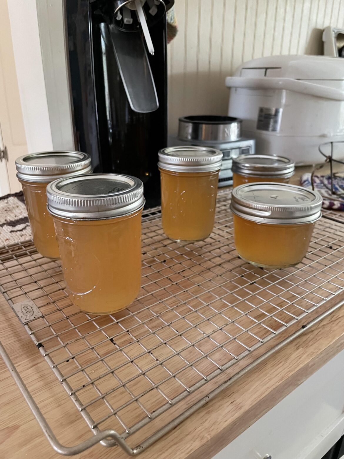 My lilac jelly is not lilac colored!