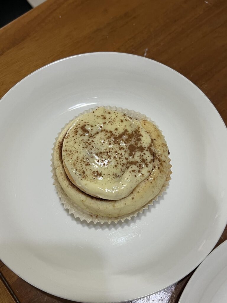 Calories in each cinnamon bun? Abt 125g each