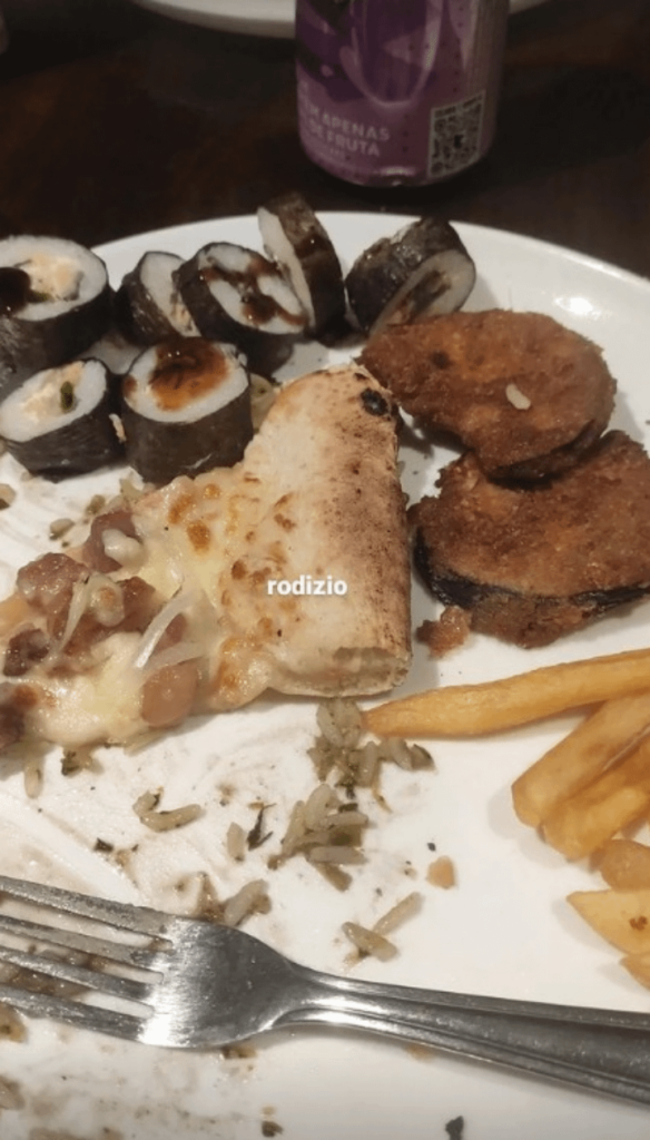 friend posted this on her IG story, practically a crime of torture with the poor slice