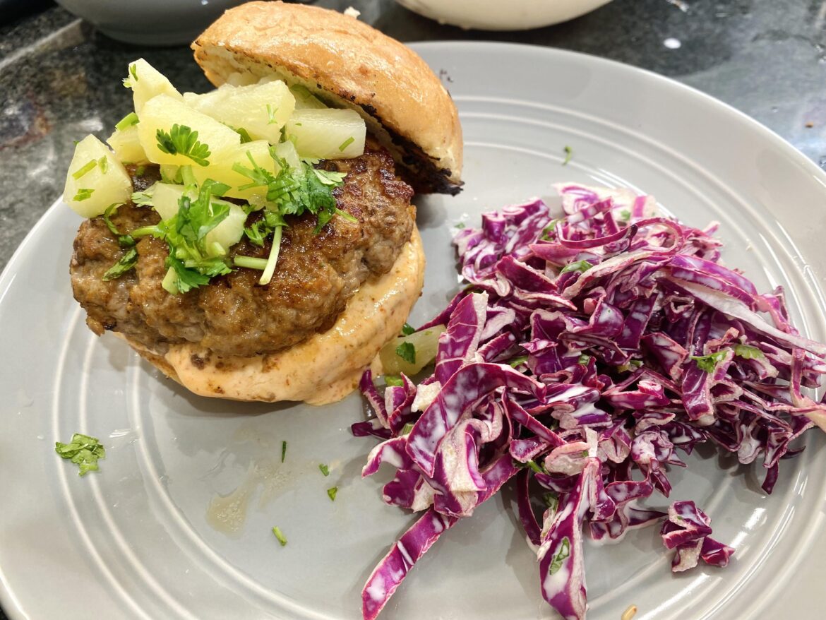 Big island Pork Burgers with Pineapple (4.2/5) Big island Pork Burgers with Pineapple (4.2/5)