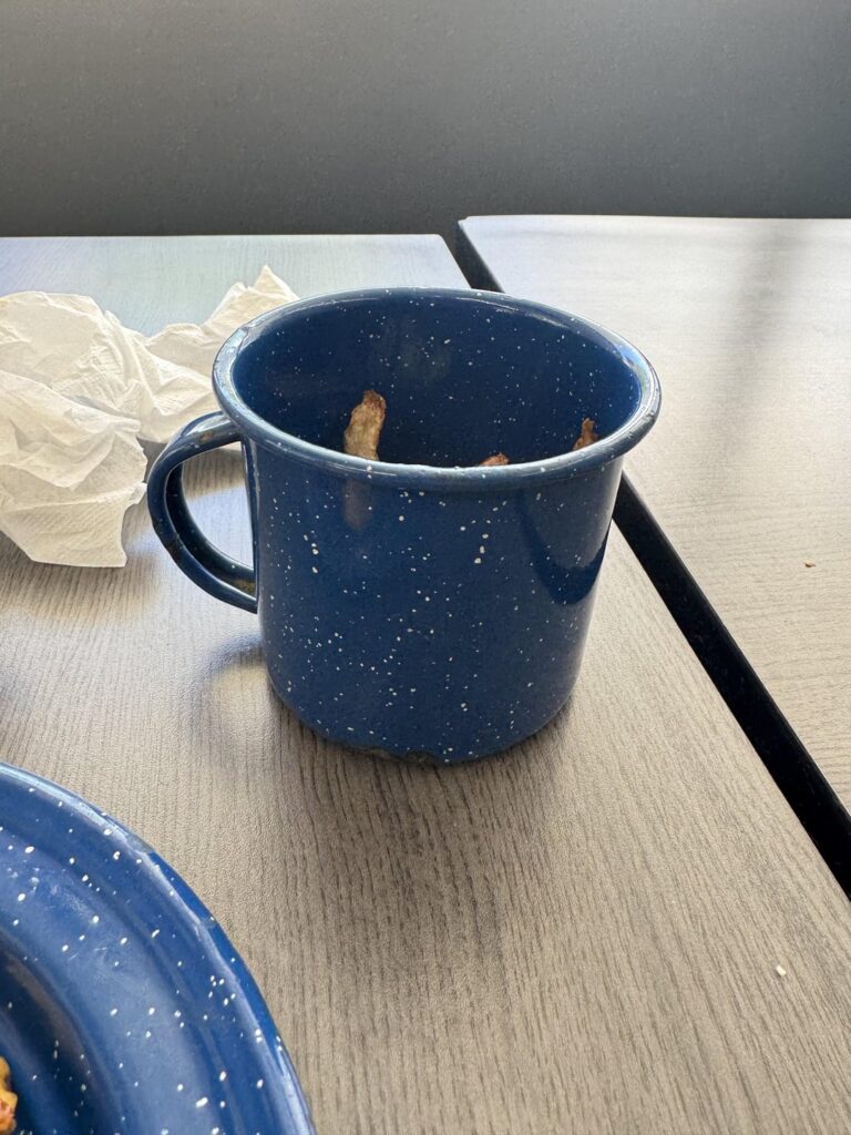 I mean they could’ve just put the fries on the same plate as my burger…..