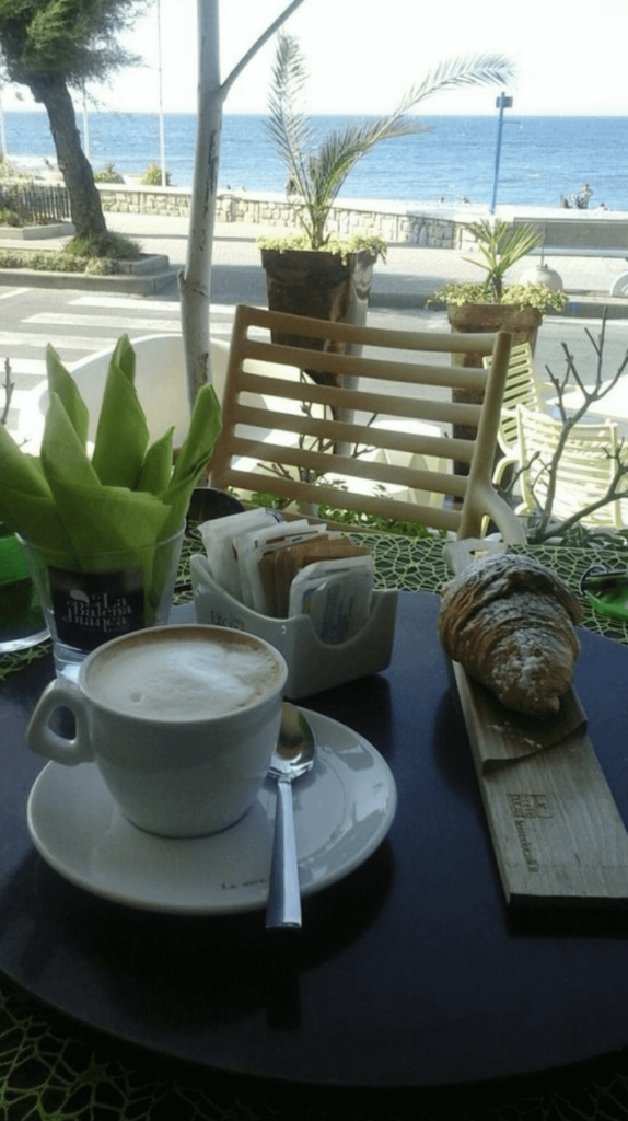 Coffee in front of the sea, the best sencación, Coffee: Tierra blanca Location: Santa Marta