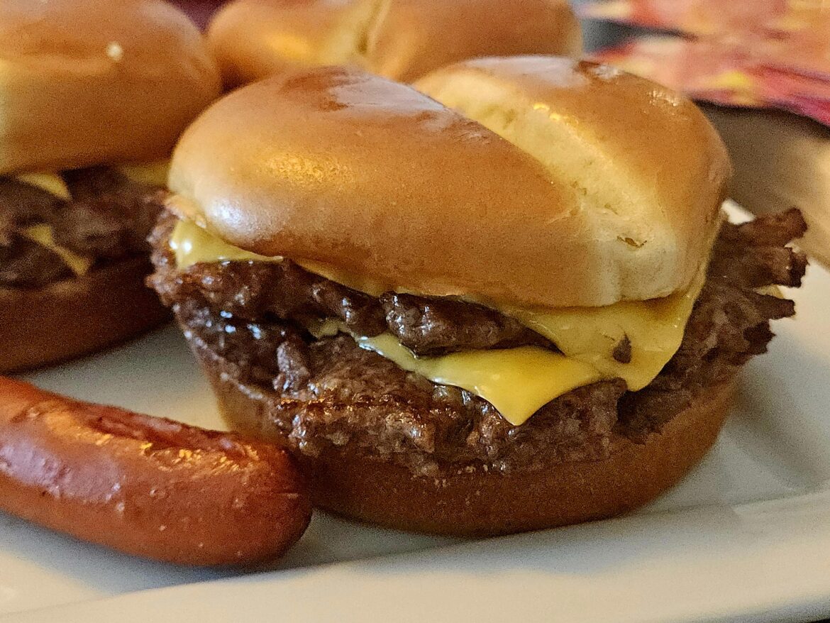 [Homemade] Double Cheeseburger