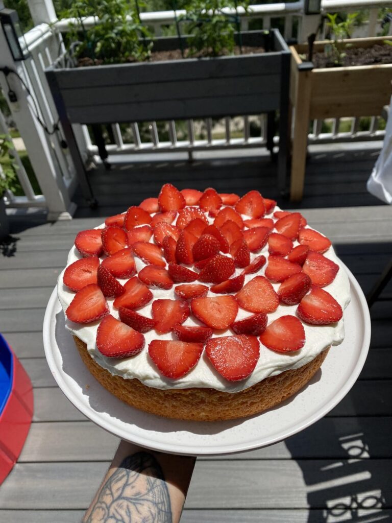 strawberry & cream cake