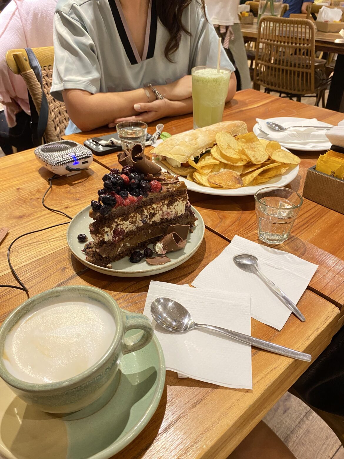 A coffee and your best friend, my best friend, always. ☕️👯‍♀️🎀✨