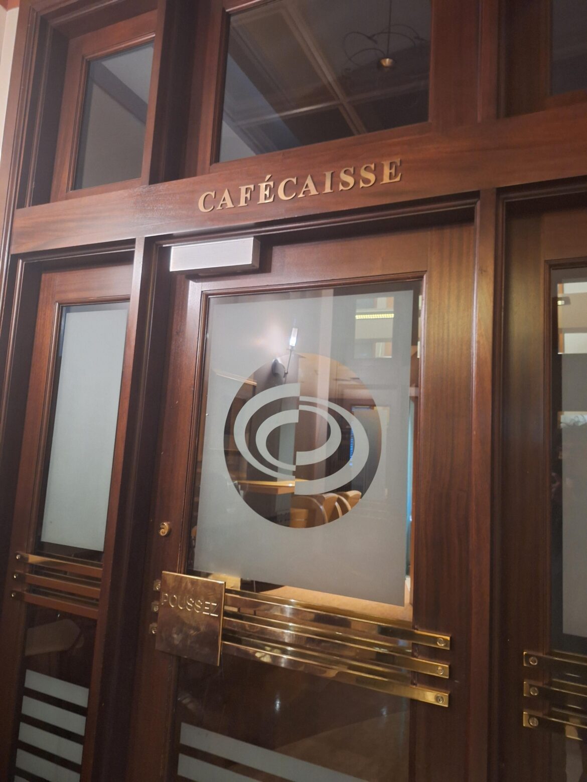 Edifice Price, Québec Canada