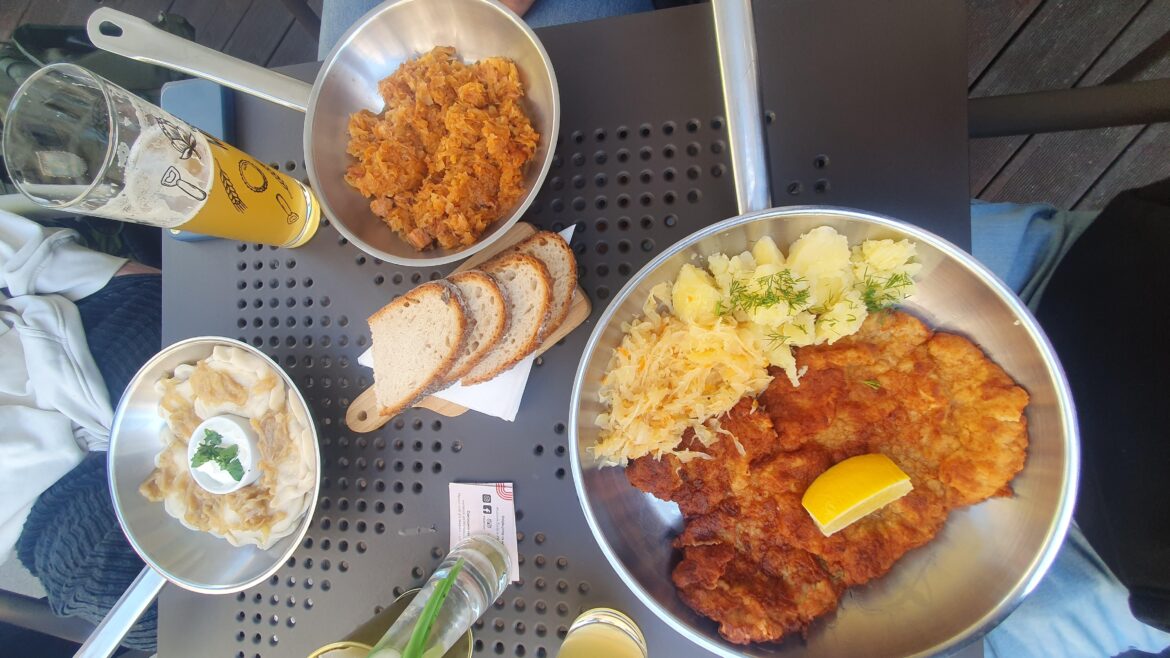 Everything served in stainless steel Pans