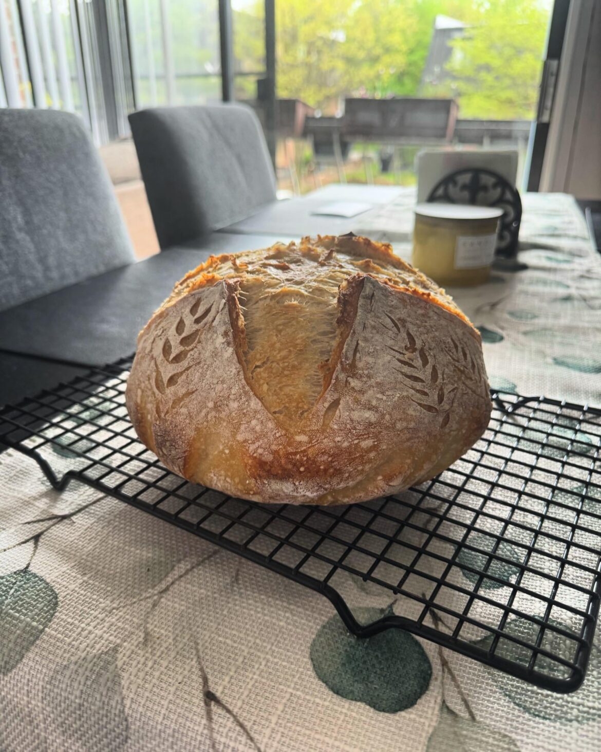 My second sourdough, first time using a lame