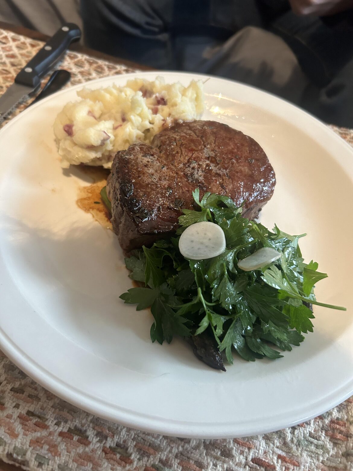 Made a Mother’s Day filet and tried to plate it nice for practice (filet,mash,asparagus, and parsley salad)