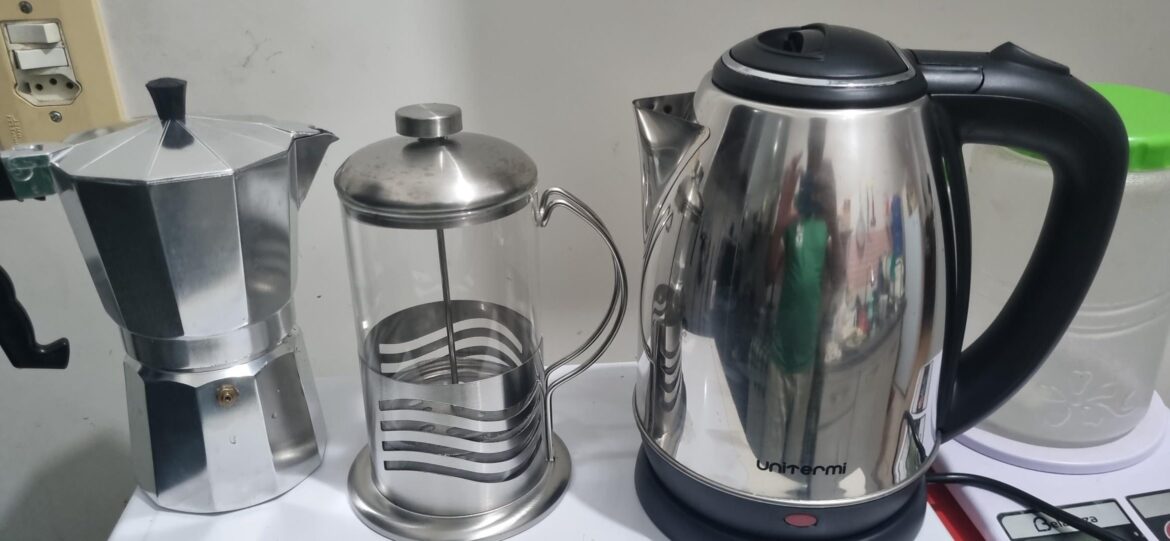 New Coffee Gear: Electric Kettle, French Press, and Moka Pot!