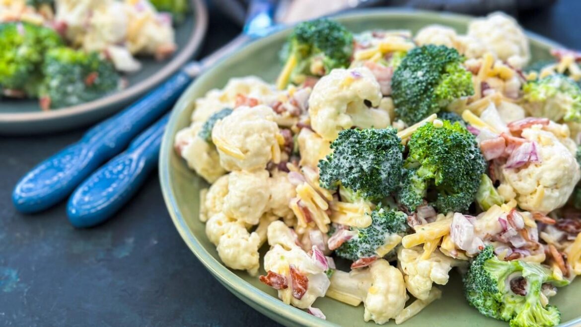 Amish Broccoli Salad: So Creamy and Cheesy!