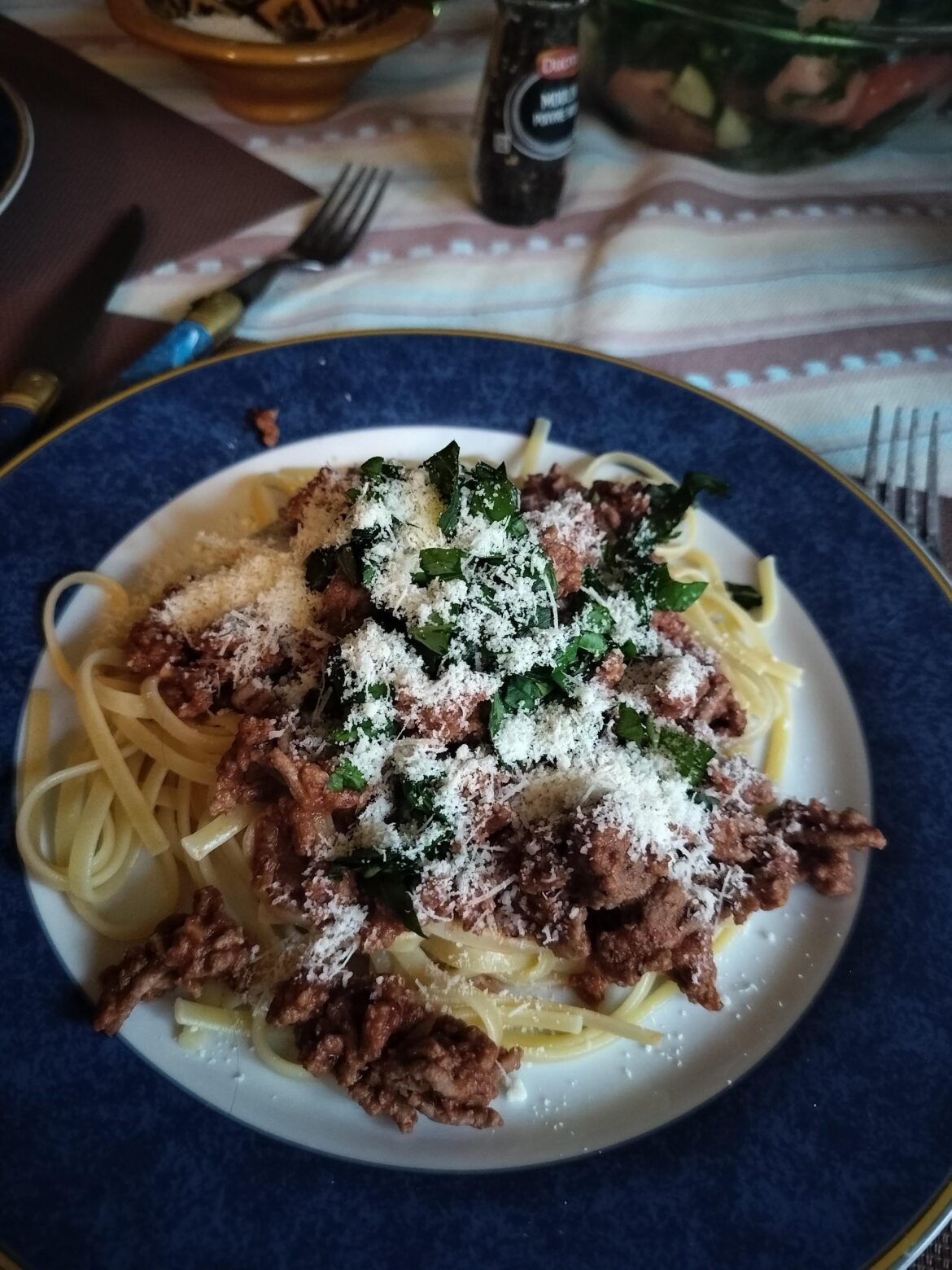 Real pasta, real meat, real parmesan. 602 kcal/56 gr. protein. Life is good π Real pasta, real meat, real parmesan. 602 kcal/56 gr. protein. Life is good π