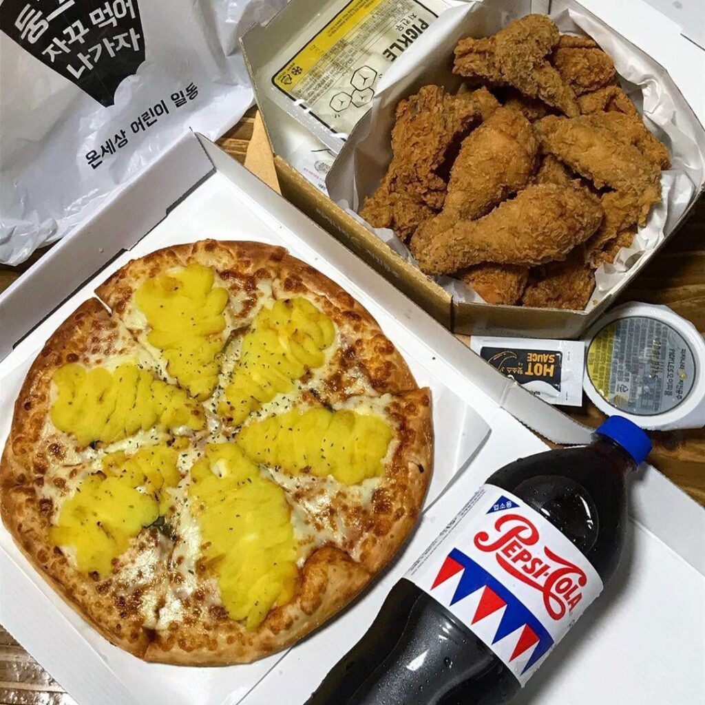 Korean Sweet Potato Mousses Pizza and Fried Chicken(피자나라 치킨공주)