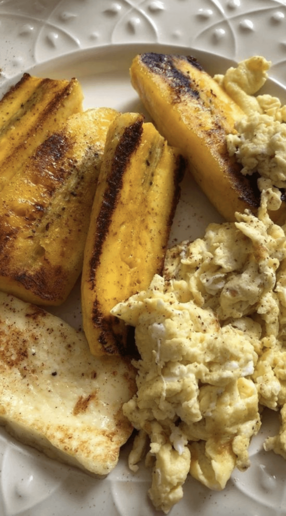 Eggs with roasted banana and breast, always good with eggs!