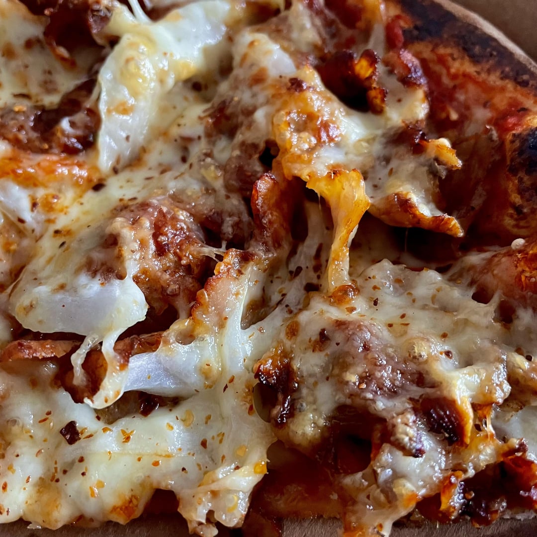 [I ate] doner pizza with tomato sauce, grilled veal doner meat, onions