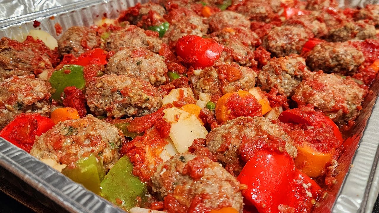 Izmir köfte - Baked Turkish Meatballs with Veggies - Dining and Cooking
