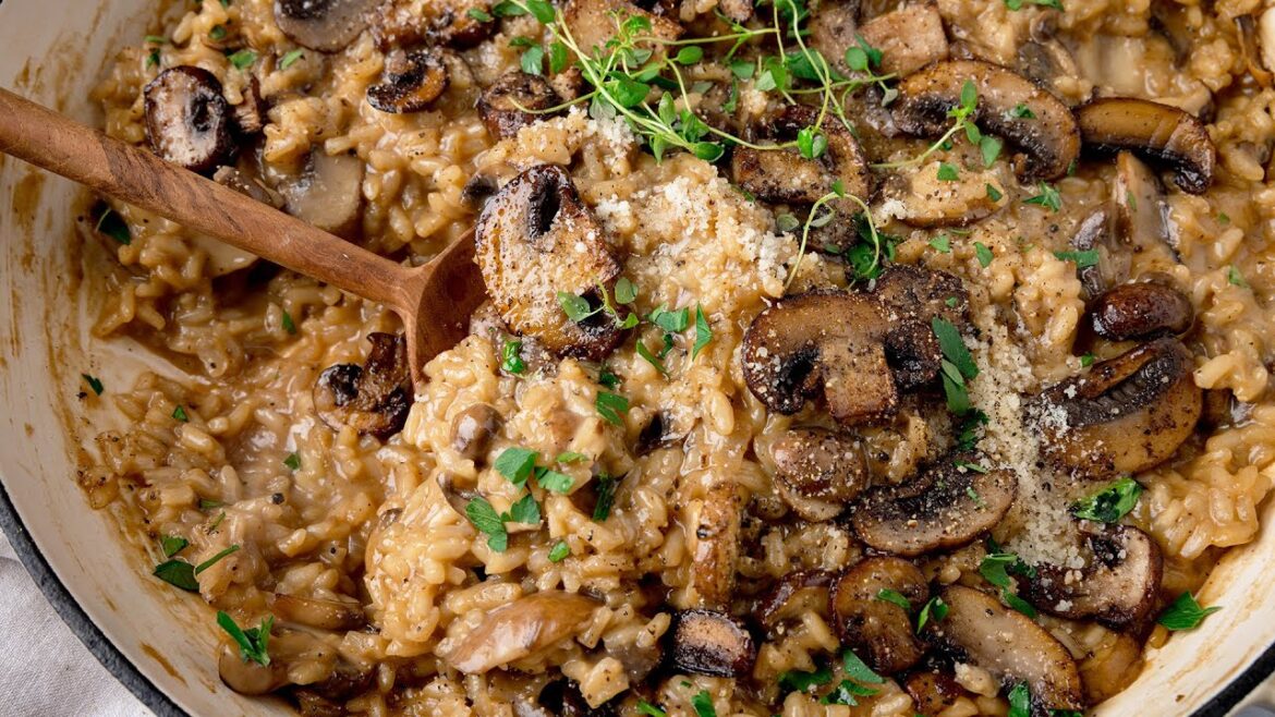 Simple Creamy Mushroom Risotto, Perfect for Meat Free Monday! Simple Creamy Mushroom Risotto, Perfect for Meat Free Monday!