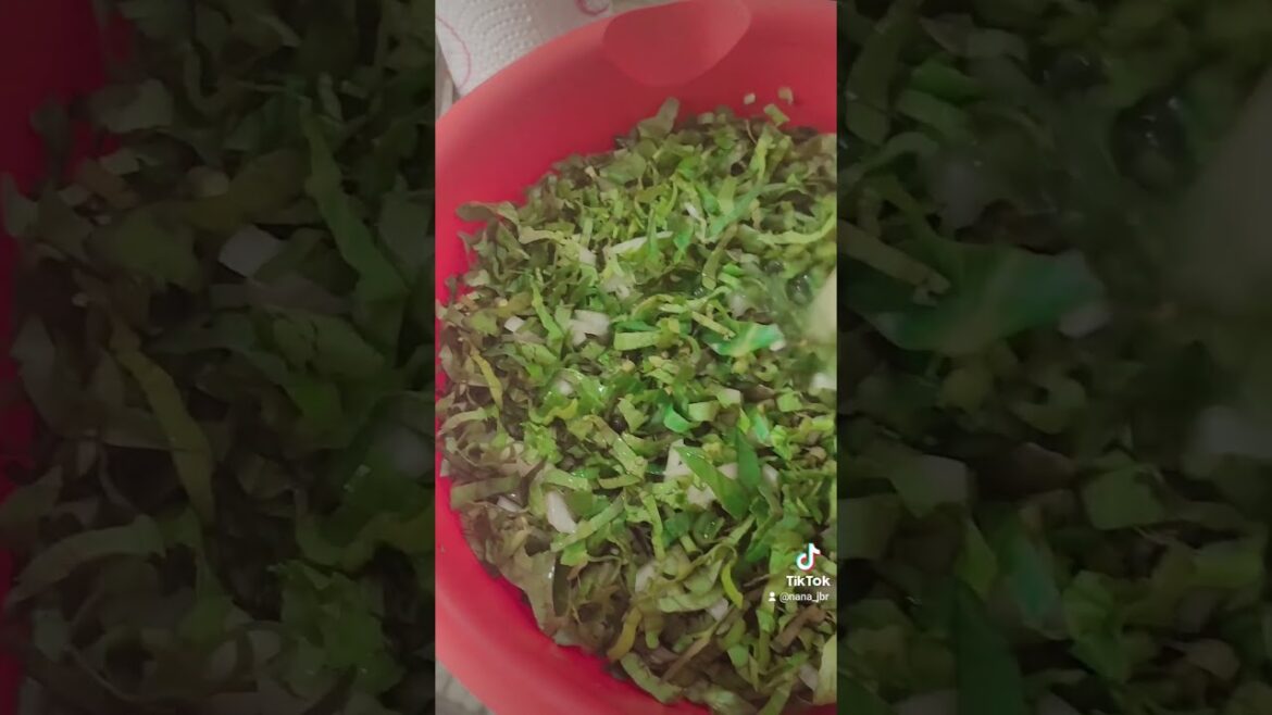 سلطة القرصعنّة أو الشنداب صحية سهلة ولذيذة من خيرات الأرض  #سلطة  #نباتات  #خيرات  #الضيعة  #البرية