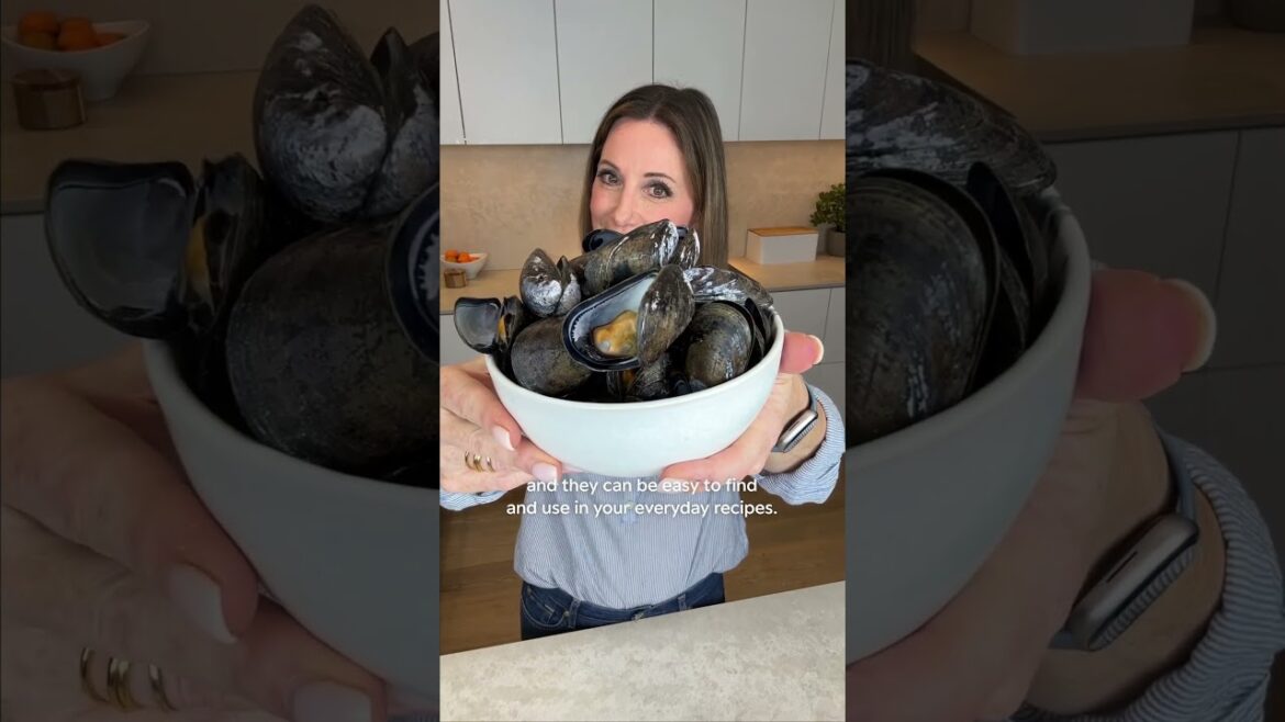 Mediterranean #Mussels and Arugula #Pizza #Recipe