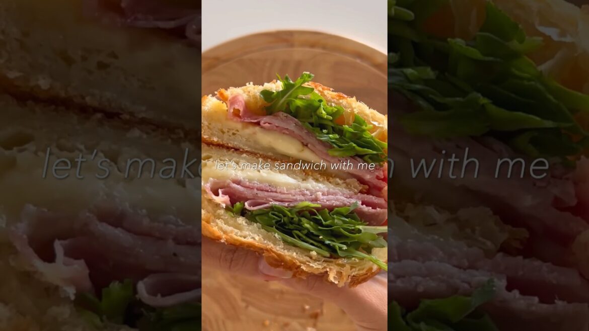#sandwich | simple meal recipe | croissant, brie cheese, salami, argula