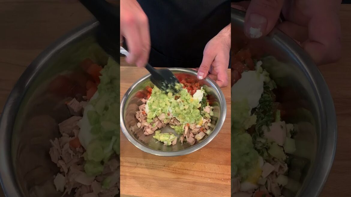 ROASTED TURKEY AND AVOCADO SLIDERS!! #shorts #youtubeshorts