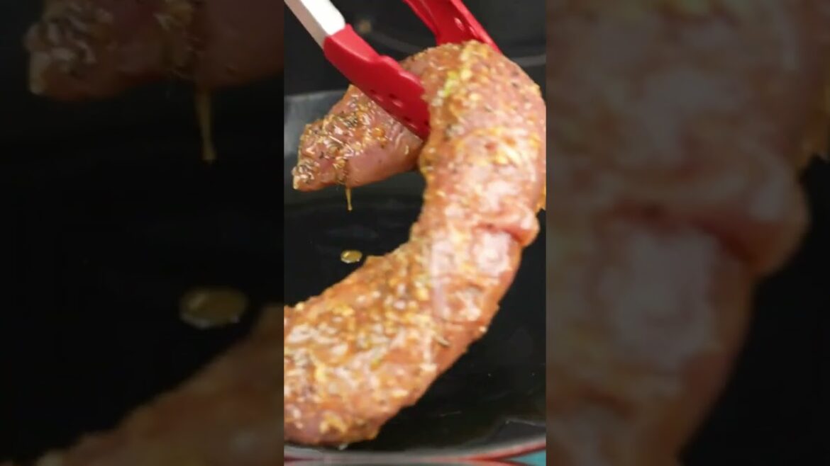 Easy & Delicious Honey Garlic Roasted Pork Tenderloin (Weeknight Dinner!) Easy & Delicious Honey Garlic Roasted Pork Tenderloin (Weeknight Dinner!)