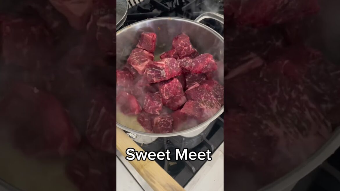 How To Cook Mediterranean Beef Dish #cooking #dinnerideas #mediterranean #beefrecipe #shorts