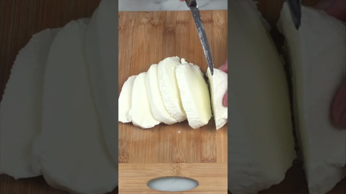 SAPORE VERO ITALIANO: INSALATA CAPRESE  DI MOZZARELLA E POMODORO #caprese  #ricettaitaliana