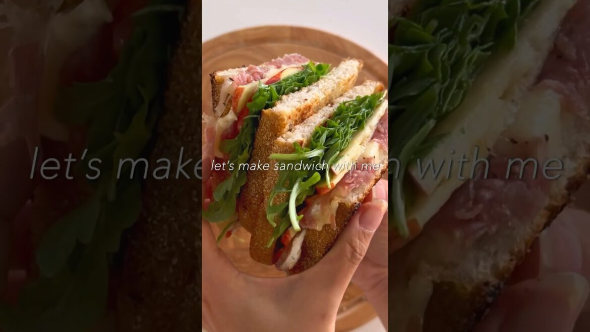 #sandwich | simple meal recipe | brie cheese, apple, prosciutto, argula