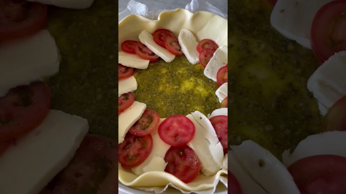 Torta salata caprese: l’antipasto che piace a tutti! Torta salata caprese: l’antipasto che piace a tutti!