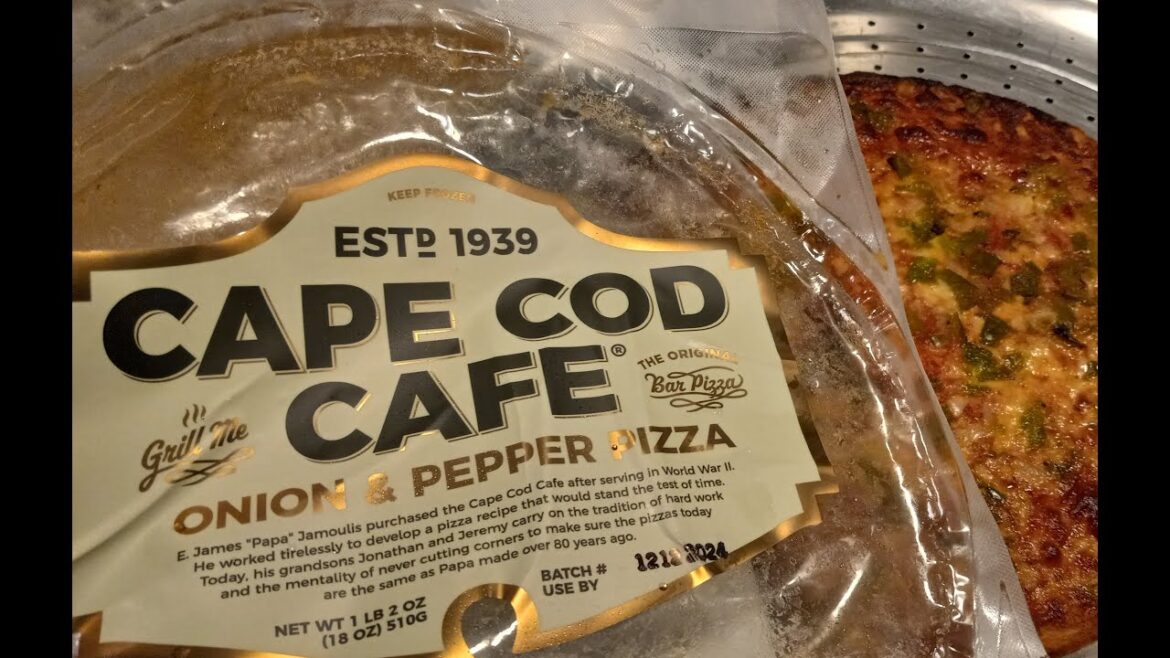 CAPE COD CAFE | Onion and Pepper pizza