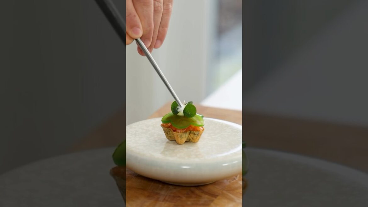 Michelin-star salmon on dill tartlet recipe ⭐️