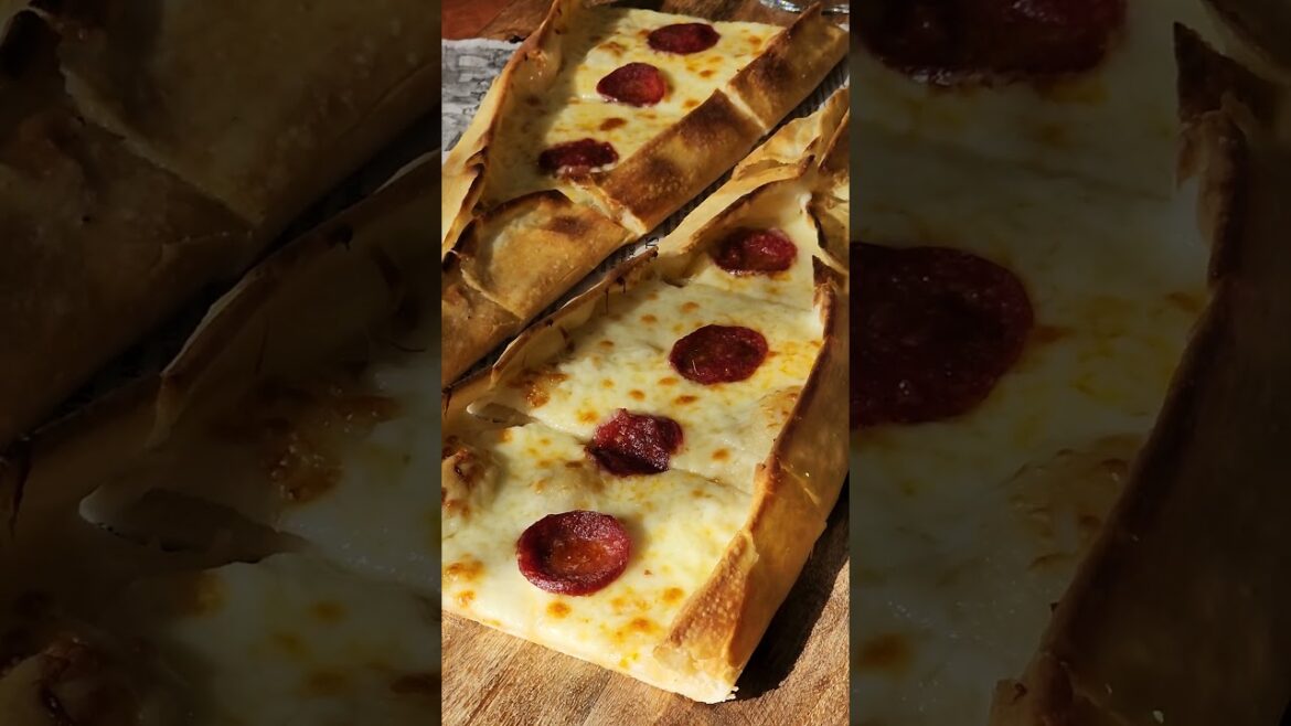 #Peynirli #Sucuklu #Pide #Cheese #Sucuk #Pideh @groovypizzacafe