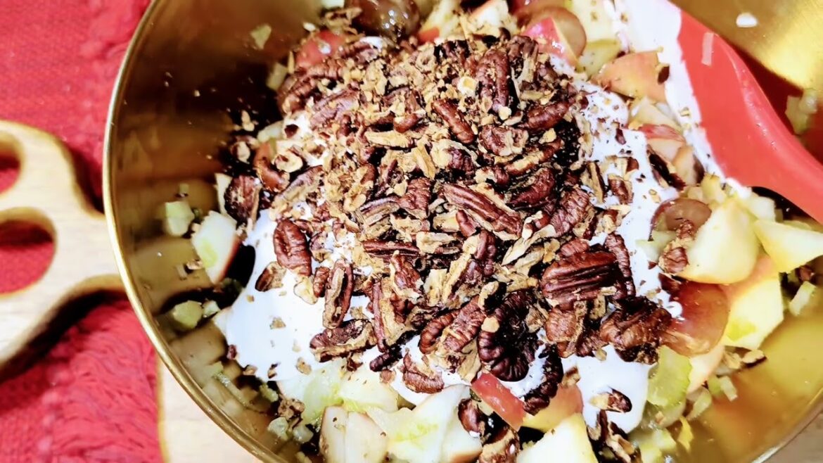 1893 Apple Waldorf Salad – Salad with a history 1893 Apple Waldorf Salad - Salad with a history