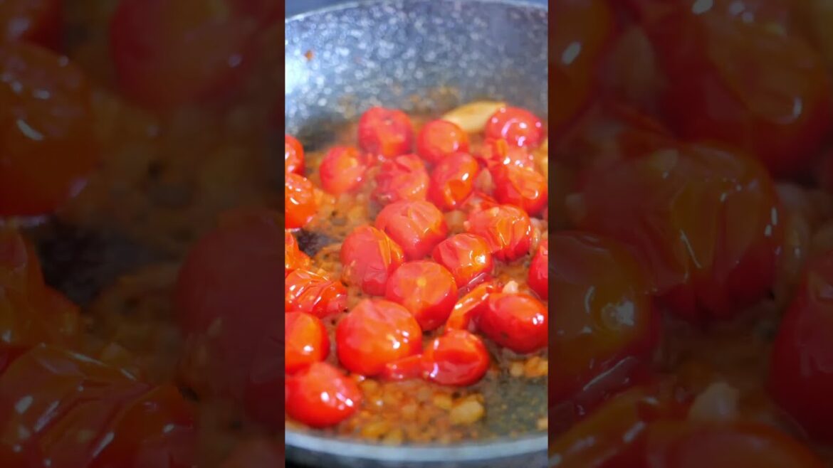 How To Make Bruschetta With Mozzarella And Tomatoes #easyrecipe #recipe #cooking #food #bruschetta